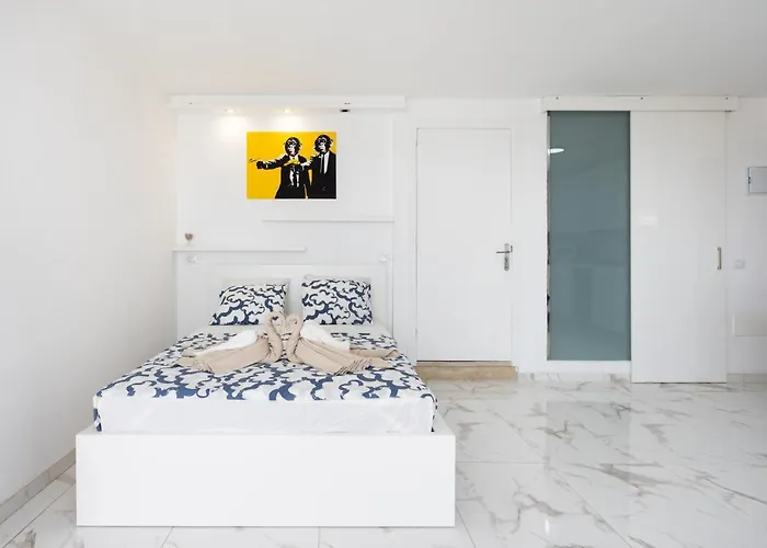 Apartman Home2book Bright Ocean View *