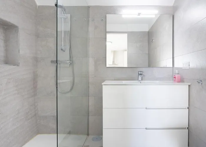 Home2book Bright Ocean View *