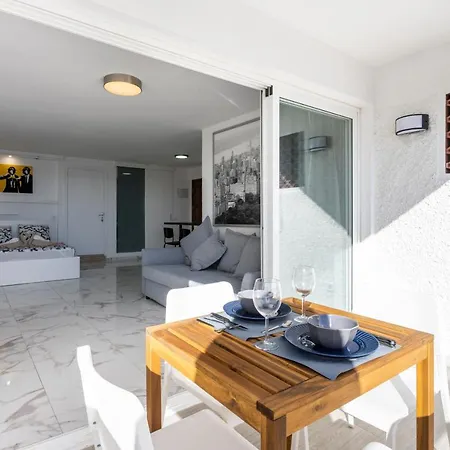 Home2book Bright Ocean View Apartment *